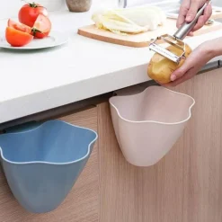 An der Tür hängender Mülleimer – platzsparender Abfalleimer für die Küche