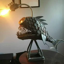 Anglerfisch-Schreibtischlampe – Kreatives Eisen-Dekorlicht