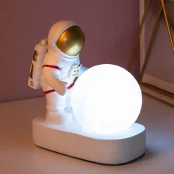 Astronaut Table Lamp - Minimal Resin Design