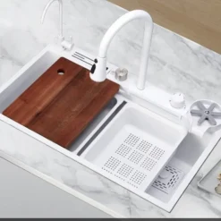 Aufsatzspüle aus Edelstahl mit Wasserfall-Design – elegantes weißes Design