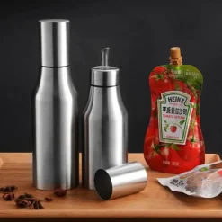 Auslaufsicherer Öltopf aus Edelstahl zur Gewürz- und Saftaufbewahrung in der Küche