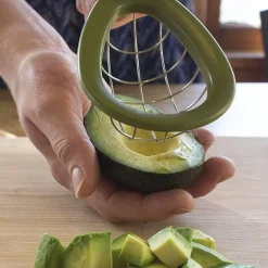 Avocadoschneider – Einfaches Küchenwerkzeug zum perfekten Schneiden von Avocados