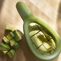 Avocadoschneider – Einfaches Küchenwerkzeug zum perfekten Schneiden von Avocados