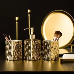 Bathroom Accessory Set - Modern Stylish Decor for Studio Spaces