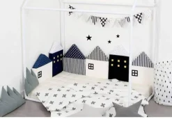 Baumwollkissen mit Krokodilhausmotiv – Dekokissen für Babybett