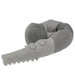 Baumwollkissen mit Krokodilhausmotiv – Dekokissen für Babybett