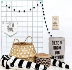 Baumwollkissen mit Krokodilhausmotiv – Dekokissen für Babybett