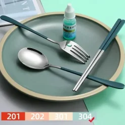 Besteckset aus 304 Edelstahl – stilvolles Reiseetui inklusive