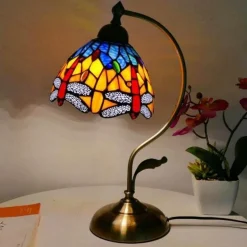 Böhmische Rosen-Tischlampe – floraler Wohndekor-Akzent