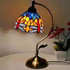 Böhmische Rosen-Tischlampe – floraler Wohndekor-Akzent