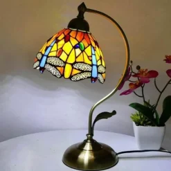 Böhmische Rosen-Tischlampe – floraler Wohndekor-Akzent