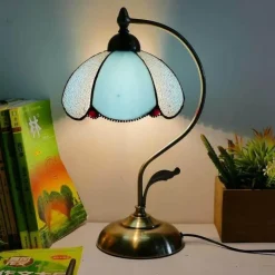 Böhmische Rosen-Tischlampe – floraler Wohndekor-Akzent