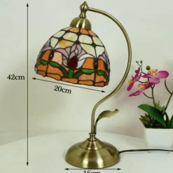 Böhmische Rosen-Tischlampe – floraler Wohndekor-Akzent