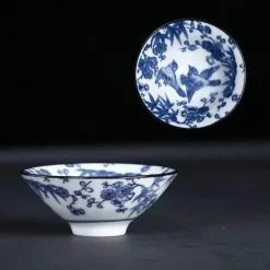 Blau-weiße Teetasse aus Porzellan – japanische Espressotasse