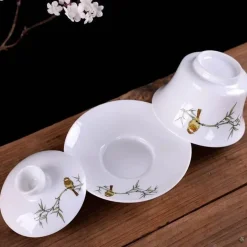 Blau-weißes Gaiwan-Teeservice aus Porzellan, handbemalte traditionelle Teetassen