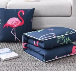 Bunte Cartoon-Kissendecke - 2-in-1-Plüschüberwurf