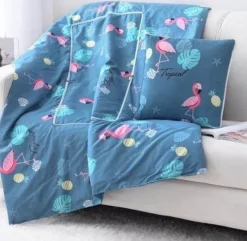 Bunte Cartoon-Kissendecke - 2-in-1-Plüschüberwurf