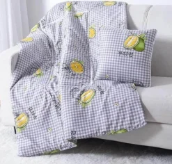 Bunte Cartoon-Kissendecke - 2-in-1-Plüschüberwurf