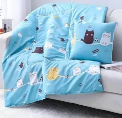 Bunte Cartoon-Kissendecke - 2-in-1-Plüschüberwurf