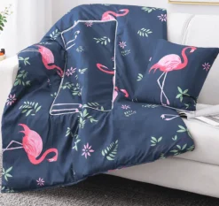 Bunte Cartoon-Kissendecke - 2-in-1-Plüschüberwurf