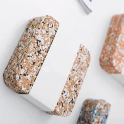 Bunte Korkuntersetzer – Lebendige Getränkeuntersetzer fürs Homeoffice