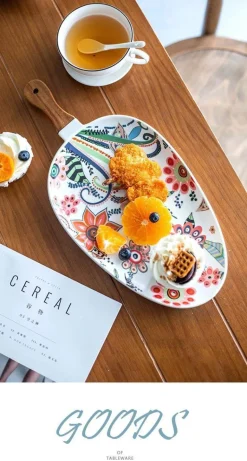 Bunter Servierteller aus Keramik mit Blumenmuster – dekoratives Geschirr