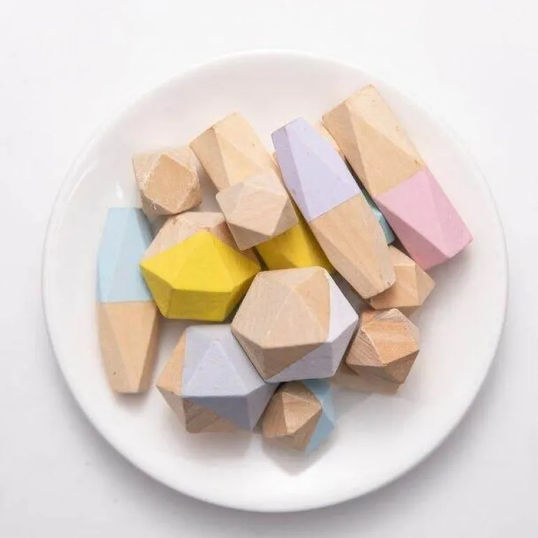 Buntes Stapelspiel aus Holz – Intelligentes Spielset für Kinder