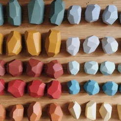Buntes Stapelspiel aus Holz – Intelligentes Spielset für Kinder