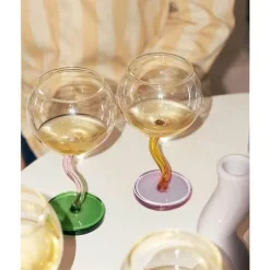 Buntes Weinglas mit gedrehtem Stiel – 300 ml Kelch