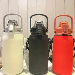 Camping-Thermoskanne aus Edelstahl mit integriertem Strohhalm