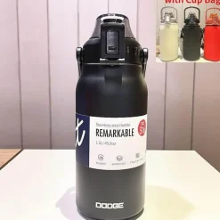 Camping-Thermoskanne aus Edelstahl mit integriertem Strohhalm