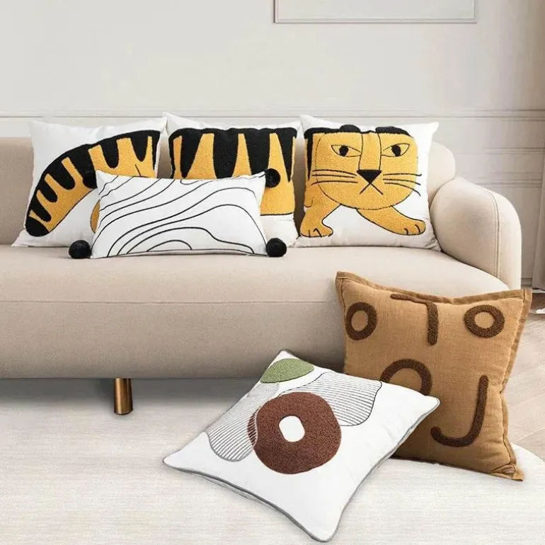 Cartoon Tiger Kissenbezug - Bestickte Schlafzimmerdekoration aus Baumwolle