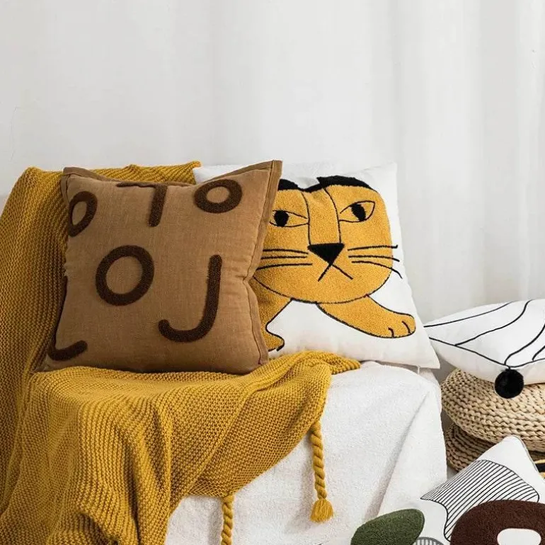 Cartoon Tiger Kissenbezug - Bestickte Schlafzimmerdekoration aus Baumwolle