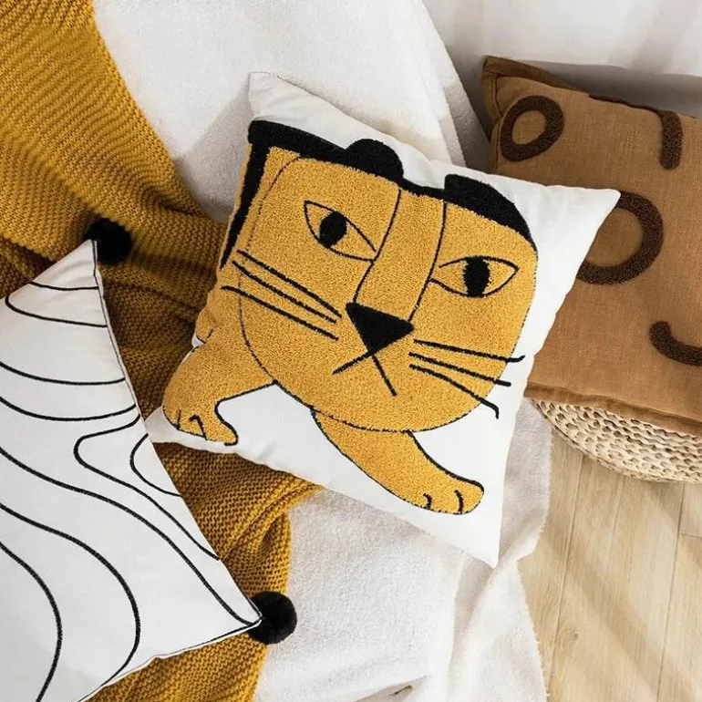 Cartoon Tiger Kissenbezug - Bestickte Schlafzimmerdekoration aus Baumwolle