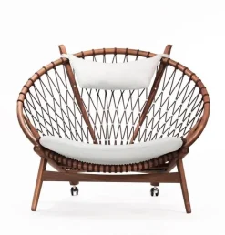 Circle Chair aus amerikanischem Nussbaumholz – Stilvolle Sitzmöbel im Mid-Century-Modern-Stil