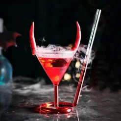 Cocktailglas mit Spiralstrohhalm – Kreativer Partykelch