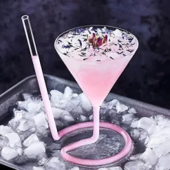 Cocktailglas mit Spiralstrohhalm – Kreativer Partykelch