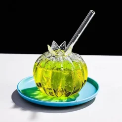 Cocktailglas-Set in Granatapfelform mit wiederverwendbarem Strohhalm