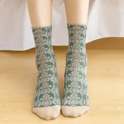 Cottagecore Vintage Stricksocken - Cozy Rosedale Footwear