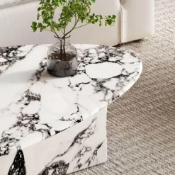 Couchtisch aus Jessamine-Marmor – Elegantes, modernes Herzstück