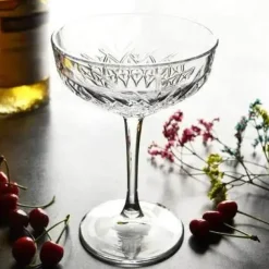Coupe-Kelch mit Goldrand – Elegantes Champagner-Cocktailglas