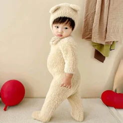 Cozy Bear Baby-Overall – Weiches Plüsch-Outfit für Neugeborene