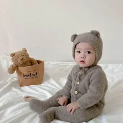 Cozy Bear Baby-Overall – Weiches Plüsch-Outfit für Neugeborene
