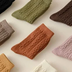 Crew-Socken mit Zopfmuster – Stilvolle, bequeme Socken für jeden Tag