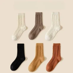 Crew-Socken mit Zopfmuster – Stilvolle, bequeme Socken für jeden Tag