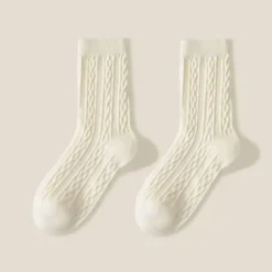 Crew-Socken mit Zopfmuster – Stilvolle, bequeme Socken für jeden Tag