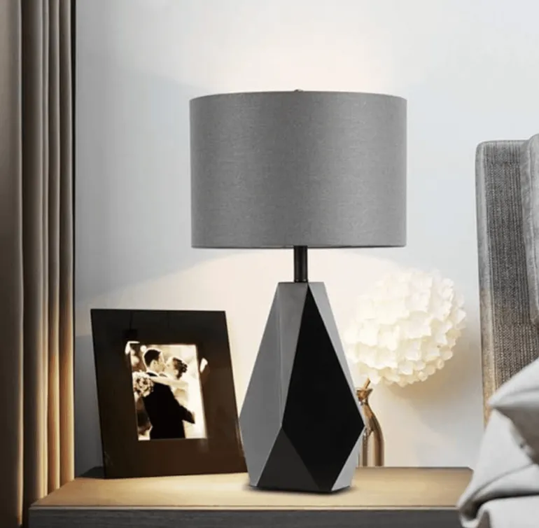 Crystal Noir Table Lamp - Elegant Decorative Lighting