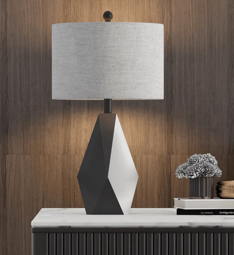 Crystal Noir Table Lamp - Elegant Decorative Lighting
