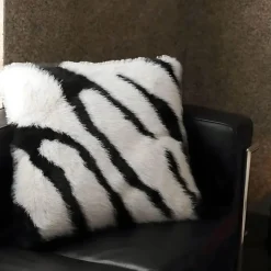 Dekorative Kissen aus Kunstfell – Plüschkissen für die Inneneinrichtung