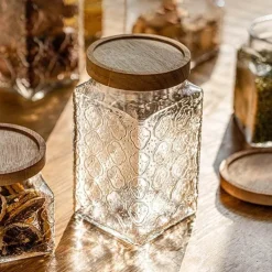 Dekoratives Vorratsglas aus Glas – quadratischer Küchen-Organizer mit Prägung